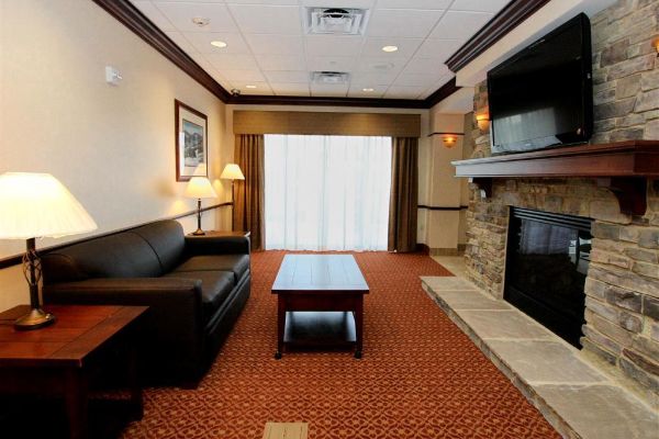 Holiday Inn Express & Suites CLEAR SPRING (Ashton)